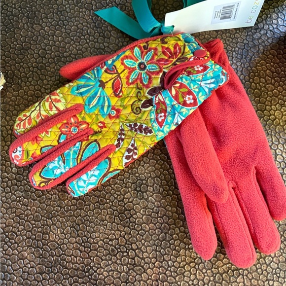 Vera Bradley Colorful Quilted/Fleece Floral Gloves - NWT - Picture 2 of 4